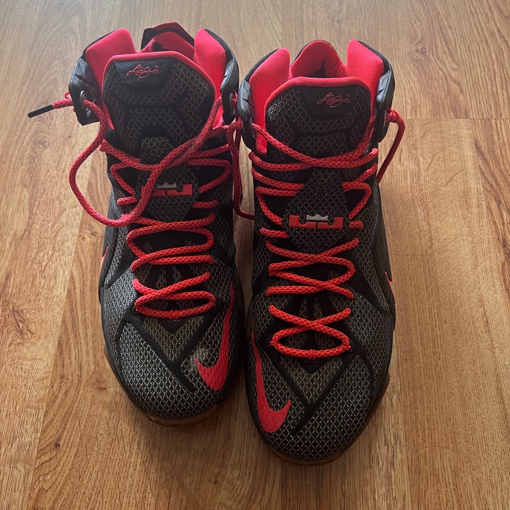 Used men sneakers